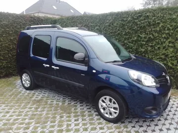 Vervoerder Kleine bestelwagen Renault Kangoo in Muno België